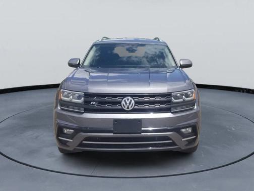 Platinum Gray Metallic 2019 Volkswagen Atlas 3.6L SE w/Technology