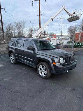 Granite Crystal Clearcoat Metallic 2015 Jeep Patriot Latitude