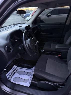 Granite Crystal Clearcoat Metallic 2015 Jeep Patriot Latitude