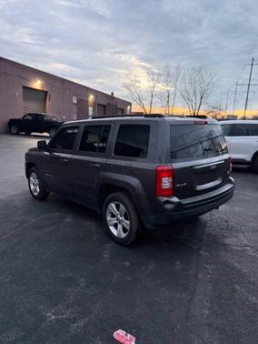Granite Crystal Clearcoat Metallic 2015 Jeep Patriot Latitude