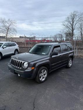 Granite Crystal Clearcoat Metallic 2015 Jeep Patriot Latitude