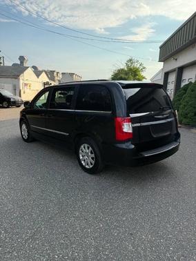 Brilliant Black Crystal Pearlcoat 2014 Chrysler Town & Country Touring