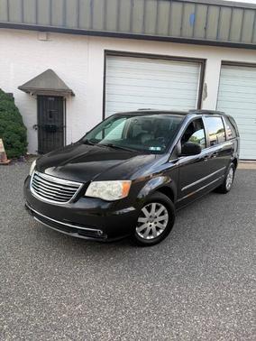 Brilliant Black Crystal Pearlcoat 2014 Chrysler Town & Country Touring