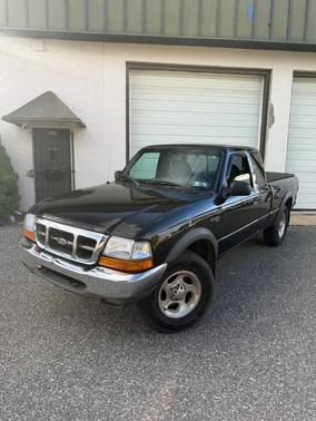 Black Clearcoat 2000 Ford Ranger XL