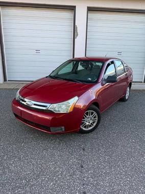 Sangria Red Metallic 2010 Ford Focus SE