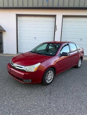 Sangria Red Metallic 2010 Ford Focus SE