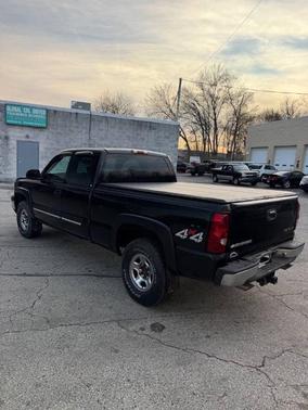 Black 2004 Chevrolet Silverado 1500 LT Extended Cab