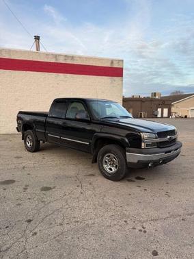 Black 2004 Chevrolet Silverado 1500 LT Extended Cab