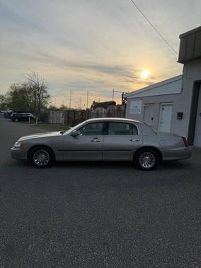2001 Lincoln Town Car Signature