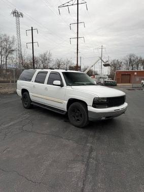 Summit White 2004 Chevrolet Suburban 1500 LT