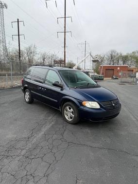 Midnight Blue Pearlcoat 2005 Dodge Caravan SXT