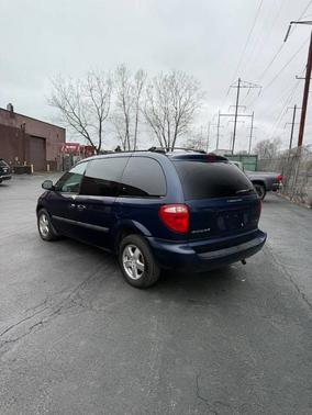 Midnight Blue Pearlcoat 2005 Dodge Caravan SXT