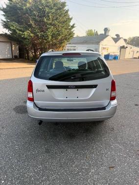 CD Silver Clearcoat Metallic 2001 Ford Focus SE