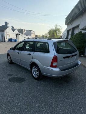 CD Silver Clearcoat Metallic 2001 Ford Focus SE
