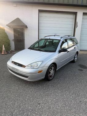 CD Silver Clearcoat Metallic 2001 Ford Focus SE