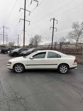 White 2002 Volvo S60 2.4