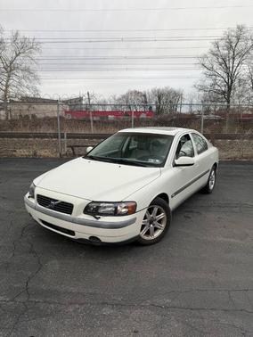 White 2002 Volvo S60 2.4