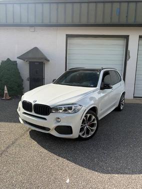 Alpine White 2014 BMW X5 xDrive35d