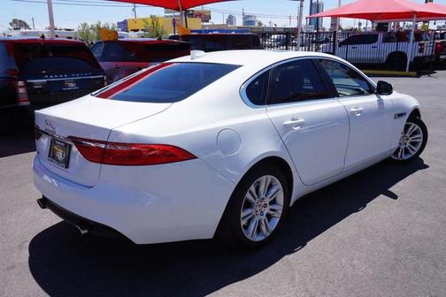 Polaris White 2017 Jaguar XF 35t Premium