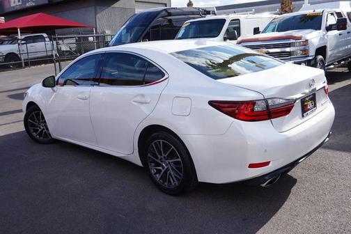 Eminent White Pearl 2016 Lexus ES 350 Base