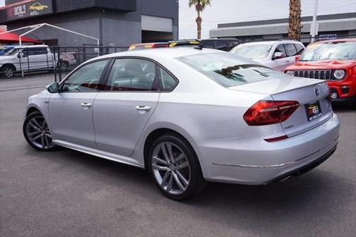 2018 Volkswagen Passat 2.0T R-Line