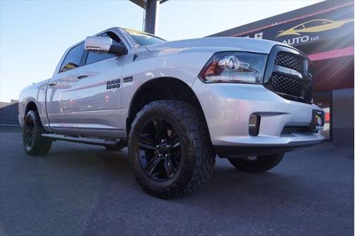 2017 RAM 1500 Night Crew Cab 4x4 5'7' Box
