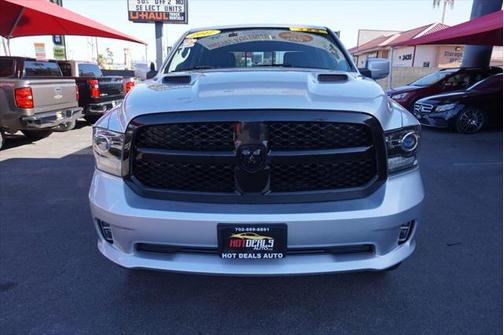 2017 RAM 1500 Night Crew Cab 4x4 5'7' Box