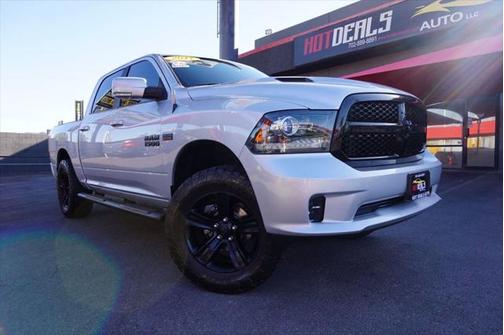 2017 RAM 1500 Night Crew Cab 4x4 5'7' Box