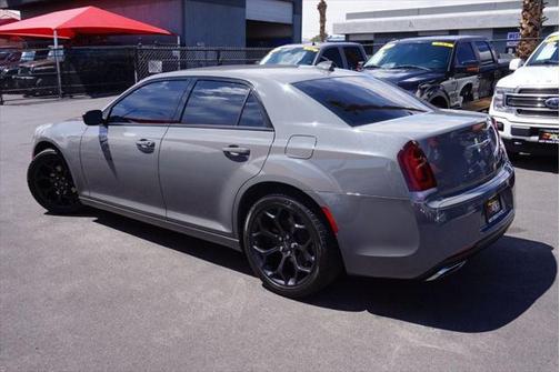 2019 Chrysler 300 Touring