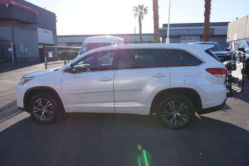 2017 Toyota Highlander LE