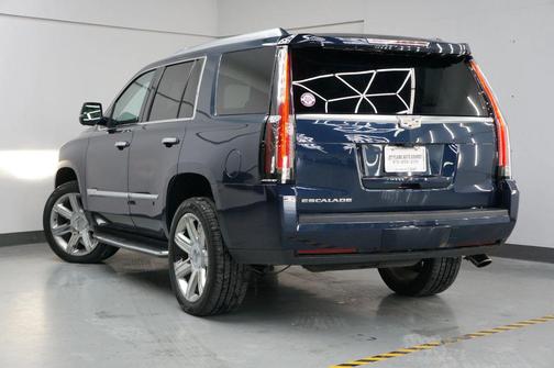 2017 Cadillac Escalade Luxury