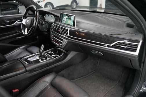 2016 BMW 750 i xDrive