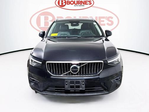 2023 Volvo XC40 B5 Plus Bright Theme