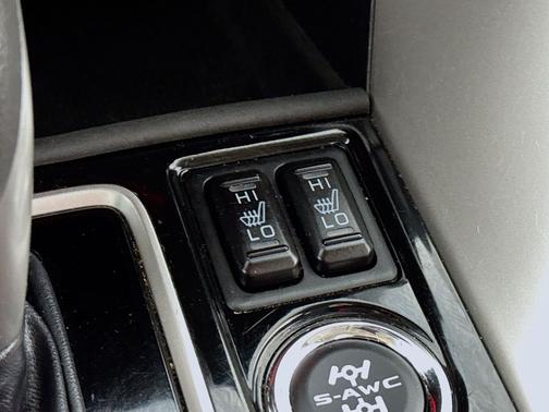 Labrador Black Pearl 2025 Mitsubishi Eclipse Cross SE