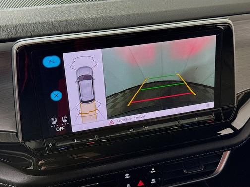 2025 Volkswagen Atlas Cross Sport 2.0T SE w/Technology 4MOTION