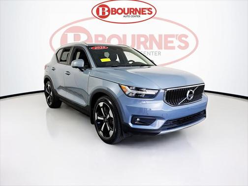 2020 Volvo XC40 T5 Momentum