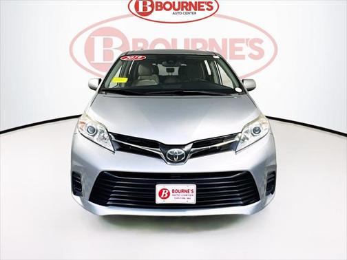 2019 Toyota Sienna LE