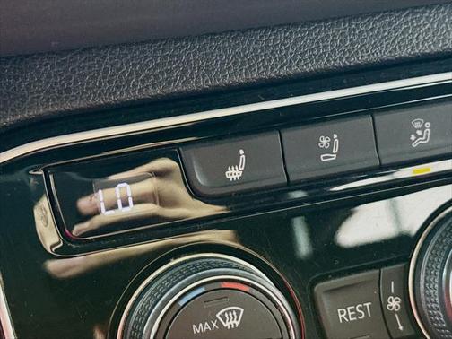 2018 Volkswagen Atlas 3.6L SEL Premium