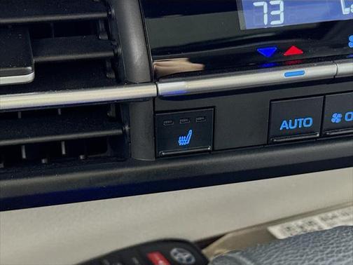 2021 Toyota Sienna XLE 8 Passenger