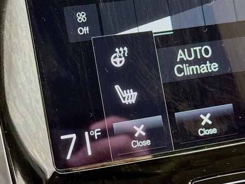 2020 Volvo XC90 T6 Momentum