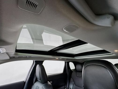 2019 Jeep Cherokee Overland