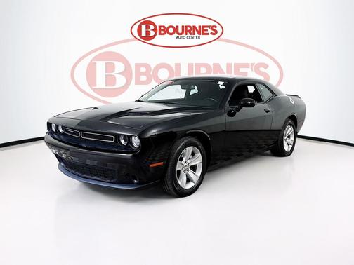 Pitch Black 2023 Dodge Challenger SXT