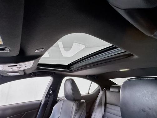 2022 Lexus IS 350 Base