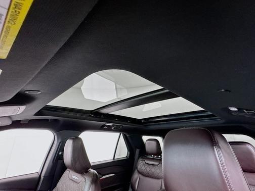 Agate Black Metallic 2025 Ford Explorer Platinum