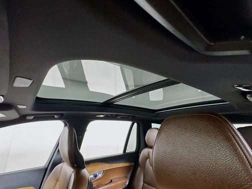 2023 Volvo XC90 B6 Plus 7-Seater