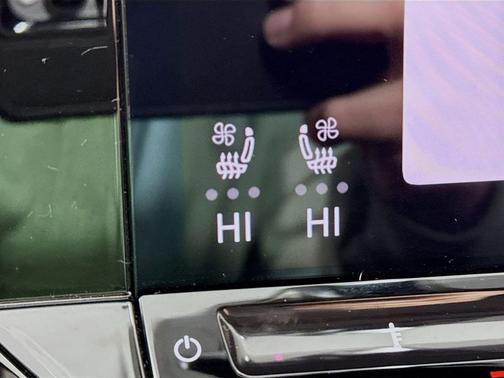 2025 Volkswagen Atlas 2.0T SE w/Technology 4MOTION