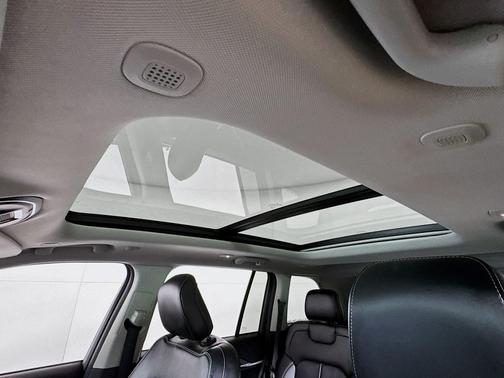 Baltic Gray Metallic Clearcoat 2022 Jeep Grand Cherokee Limited