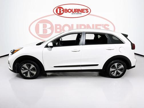 Snow White Pearl 2022 Kia Niro LX