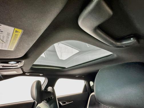 Snow White Pearl 2023 Kia EV6 GT-Line w/Smartpark,Navi,Heated Seats,Sunroof