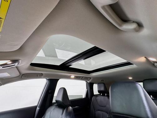 Glacier White 2023 INFINITI QX60 Pure